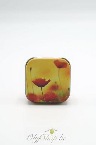 Gastenzeepje in blikje papaver