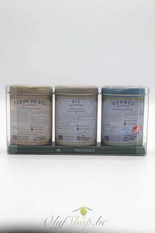 Geschenk koffertje tussen aarde en zee